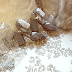 Vince Camuto Gedda BN in box never taken out. Sz 8